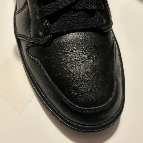 Air Jordan 1 Retro Mid Triple Black - 8 M W 9.5 - Picture 3 of 8